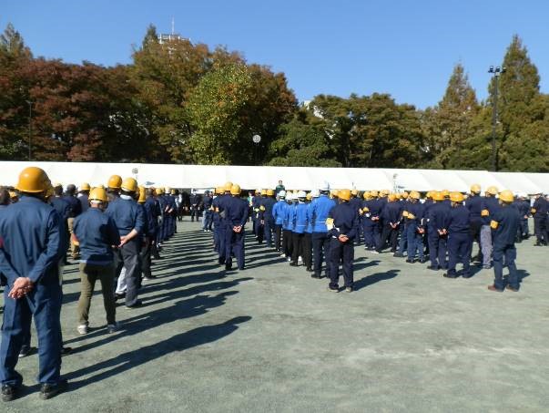 本訓練に東京都ＬＰガス協会西多摩支部から支部会員、および西多摩地区の中核充填所が参加、演習を行いました。